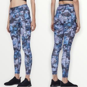 Lululemon  26" Speed Up Tight Blue Screen Camo Multi with Pockets size 4